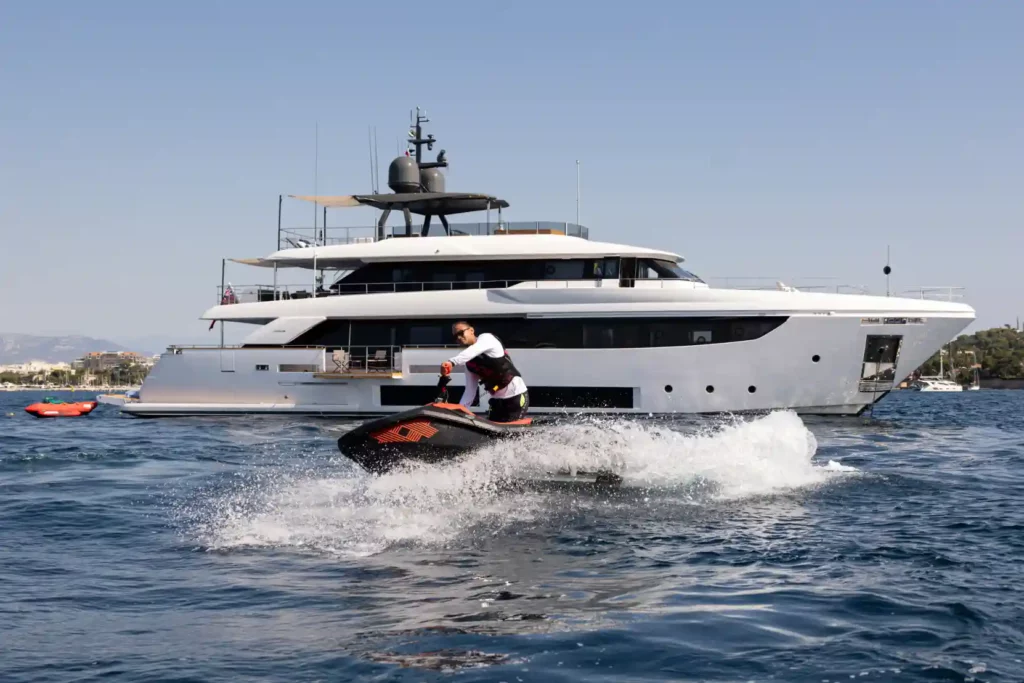 HAIAMI Luxury Charter Yacht by Customline Charteryachtsfinder.com