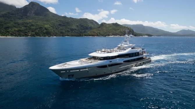 AMIGOS Luxury Charter Yacht by Amels Charteryachtsfinder.com