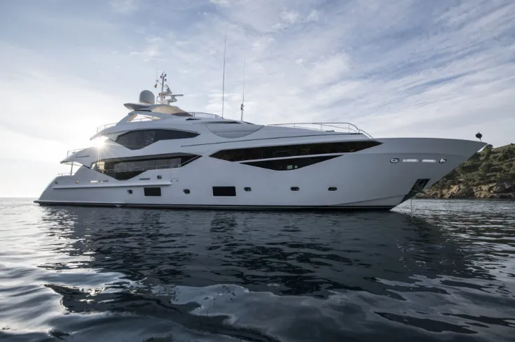 BERCO VOYAGER Luxury Charter Yacht by Sunseeker Charteryachtsfinder.com