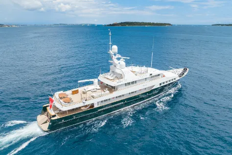 EMERALD Luxury Charter Yacht by Feadship Charteryachtsfinder.com