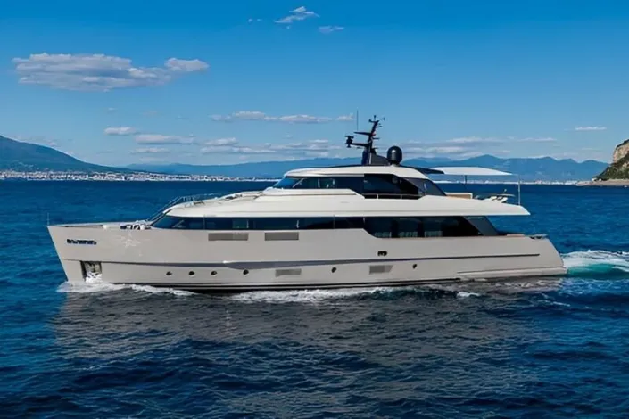 INVICTUS Luxury Charter Yacht by Sanlorenzo Charteryachtsfinder.com