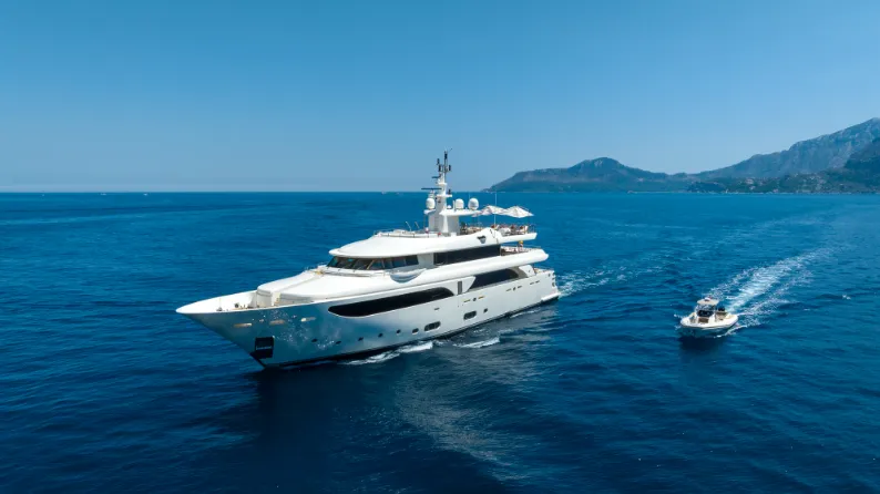 LADY I Luxury Charter Yacht by CRN Charteryachtsfinder.com