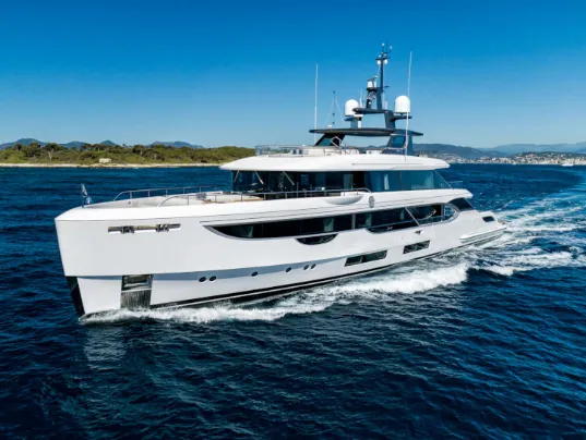 NORTHERN ESCAPE Luxury Charter Yacht Benetti 00