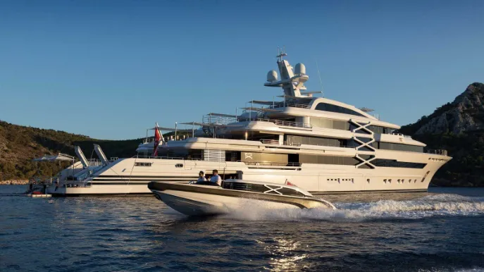 PROJECT X Luxury Charter Yacht by Golden Yachts Charteryachtsfinder.com (2)