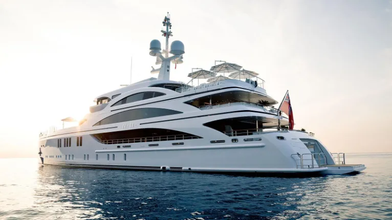 SOUNDWAVE Luxury Charter Yacht by Benetti Charteryachtsfinder.com